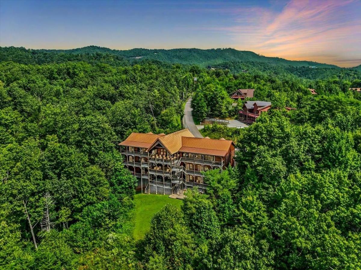 Gatlinburg Mansion Cabin Villa Pittman Center Exterior photo